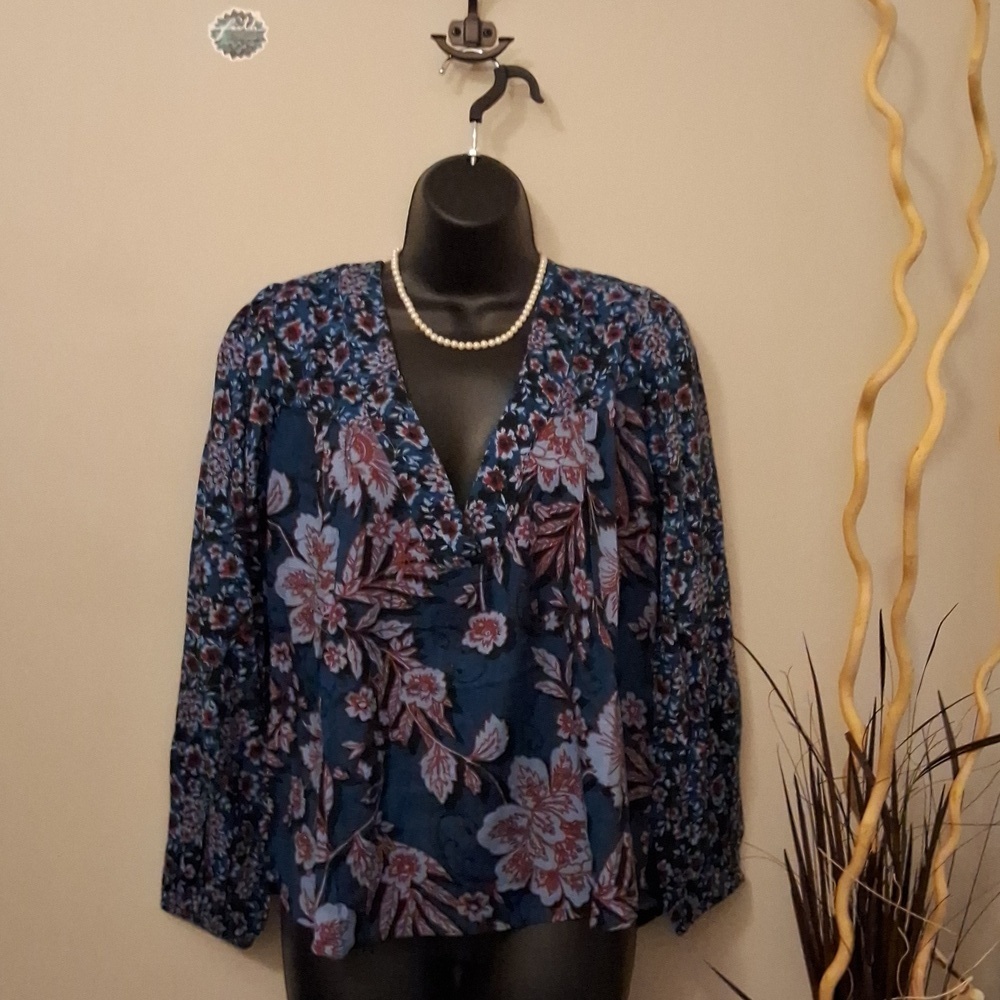 BAND OF THE FREE SIZE SMALL BLOUSE